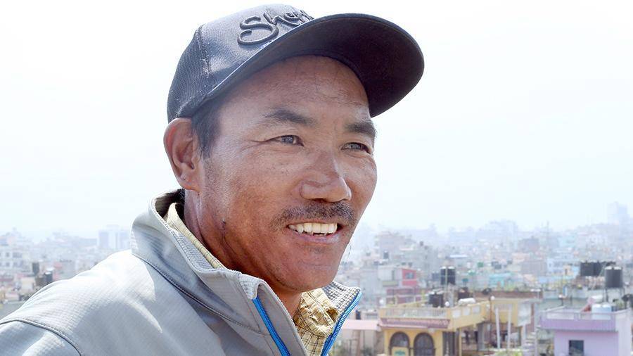 Непальский шерп в 23-й раз покорил Эверест