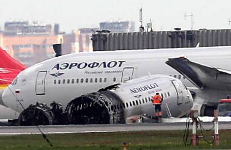 Опасный маневр пилотов: СМИ узнали детали расследования катастрофы SSJ-100