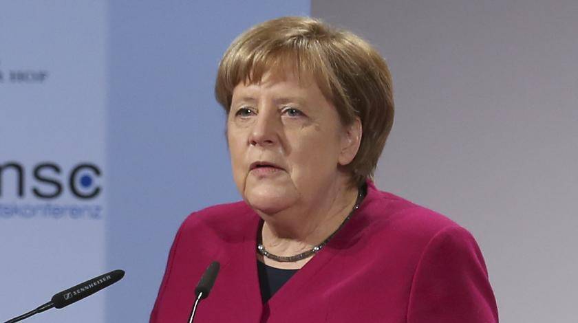 Меркель не верит в возможность остановить строительство "Северного потока - 2"