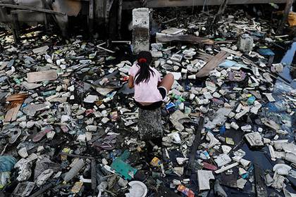 Филиппины отозвали посла из Канады из-за мусора