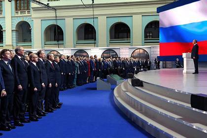 Министрам и чиновникам разошлют календарь с наказами Путина