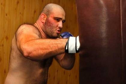 Российского чемпиона по MMA арестовали за нападение на полицейских