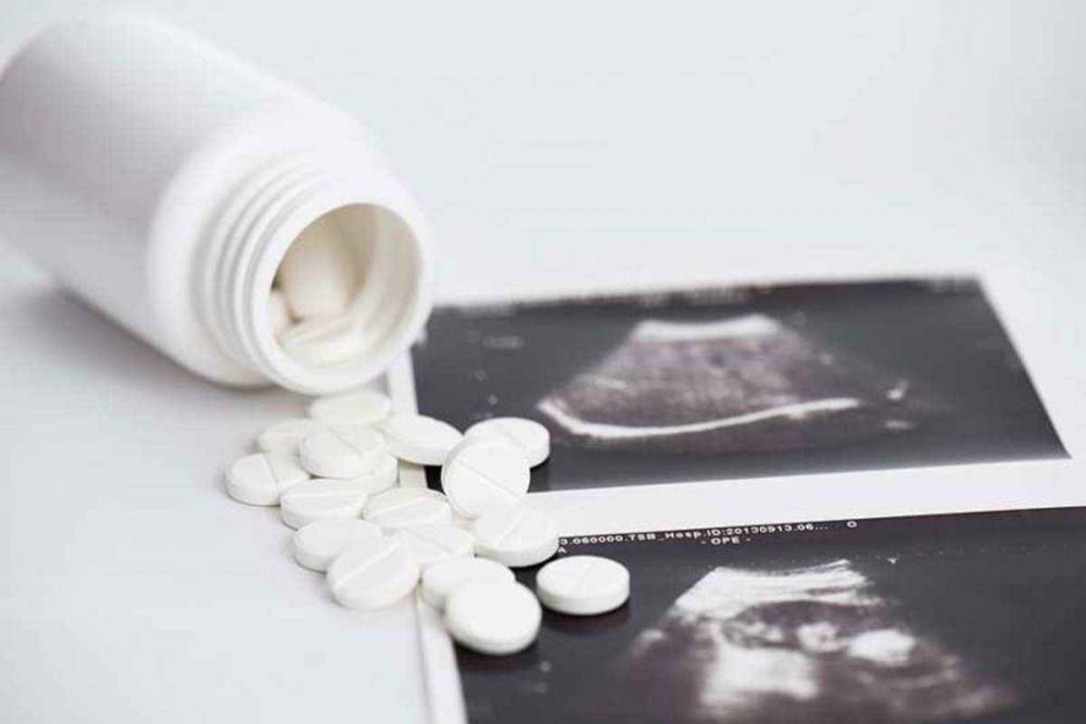 Губернатор Алабамы подписала закон о запрете абортов, предусматривающий от 10 до 99 лет тюрьмы для врачей