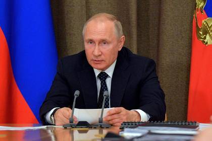 Путин поддержал идею адресной помощи семьям со школьниками