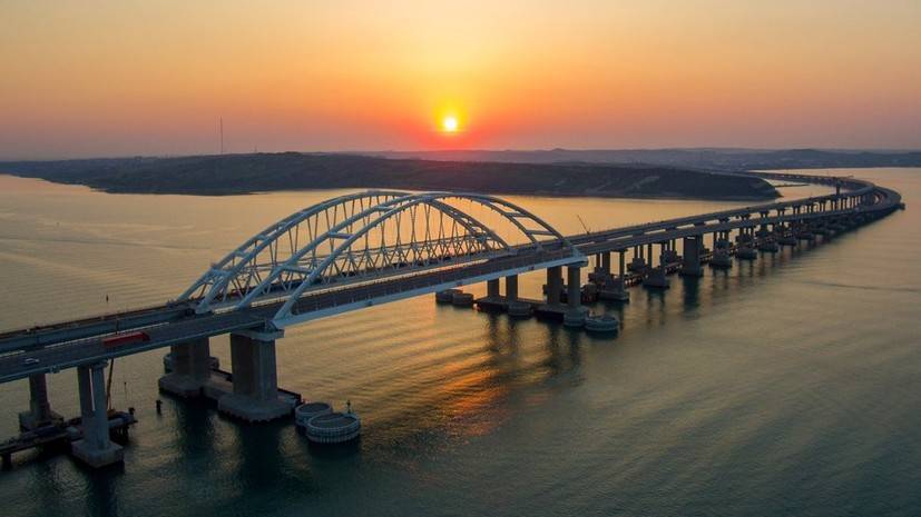 Путин: ж/д часть Крымского моста будет достроена с опережением графика