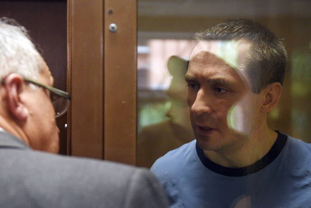Прокуратура попросила для полковника Захарченко 15,5 лет колонии строгого режима