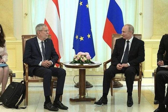 Владимир Путин встретился с президентом Австрии Александером Ван дер Белленом