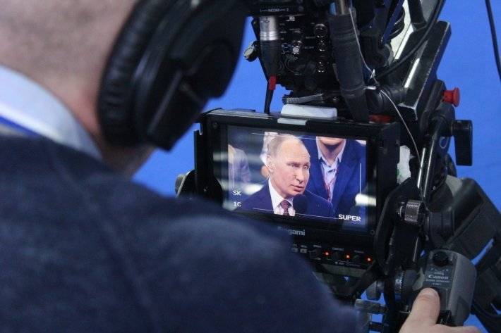 Путин пообещал подумать о распределении выпускников медвузов в малые города и деревни