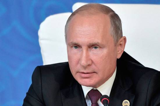 Путин: нужно разумно решить вопрос возрастной маркировки зрелищных мероприятий