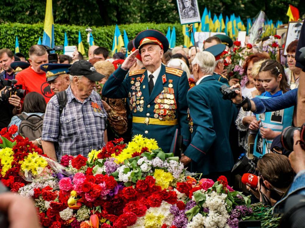83% украинцев считают День Победы большим праздником, который не стоит отменять