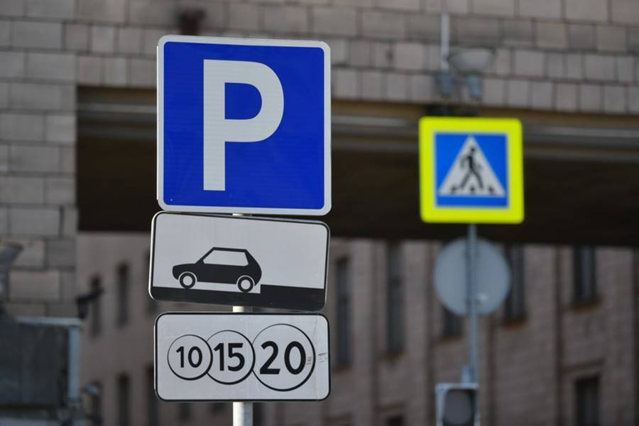 Парковка на Новозаводской улице будет бесплатной 17 и 18 мая