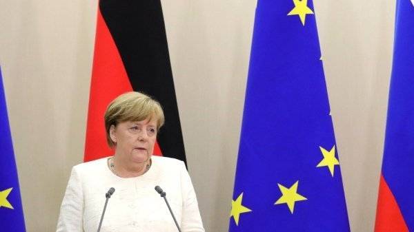 Меркель уверена, что необходимо пересмотреть послевоенные реалии Европы