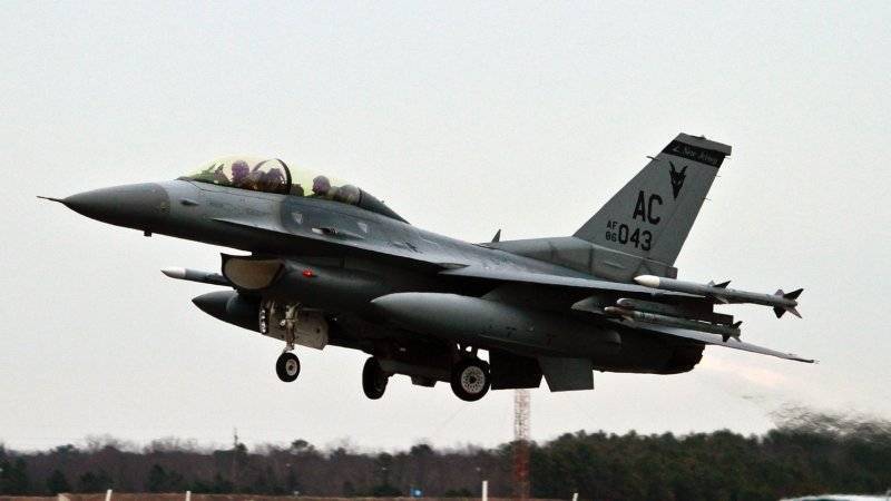 F-16 потерпел крушение в Калифорнии из-за отказа&nbsp;гидравлической системы