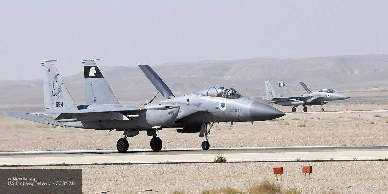 СМИ назвали отказ гидравлики причиной крушения истребителя F-16 в США