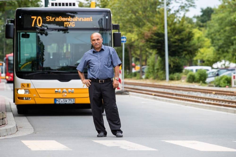 Сколько зарабатывает водитель автобуса в Германии?