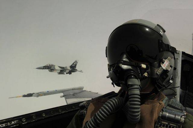 Истребитель F-16 в Калифорнии разбился из-за отказа гидравлики