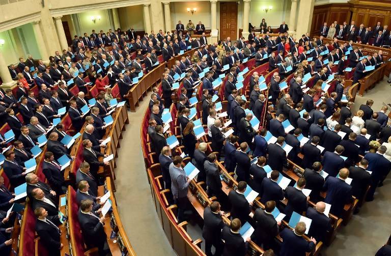 В Раде распалась коалиция, теперь Зеленский не сможет распустить парламент еще 30 дней
