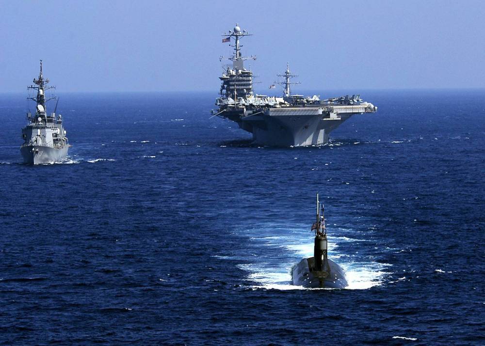 США стягивают в Персидский залив усиление для авианосной ударной группы