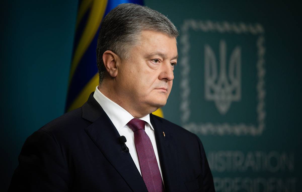 Суд Киева открыл дело о запрете выезда с Украины Порошенко, Парубия и Гройсмана