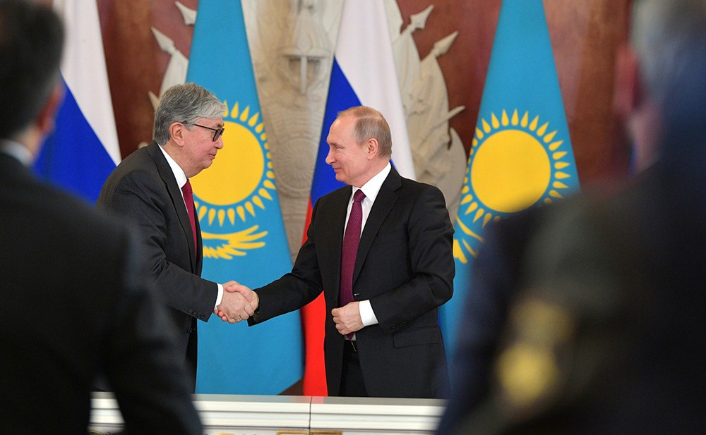 Путин поздравил президента Казахстана с днем рождения
