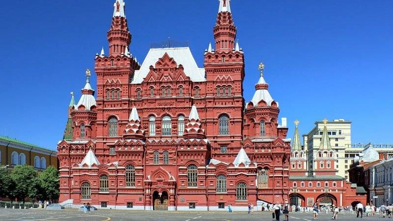 Двери парадного входа Исторического музея Москвы откроют 1 июня