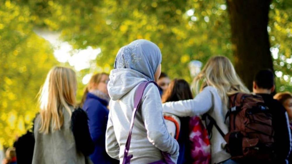 В Австрии ввели запрет на ношение платков в начальных школах. Нужен ли такой закон и в Германии?