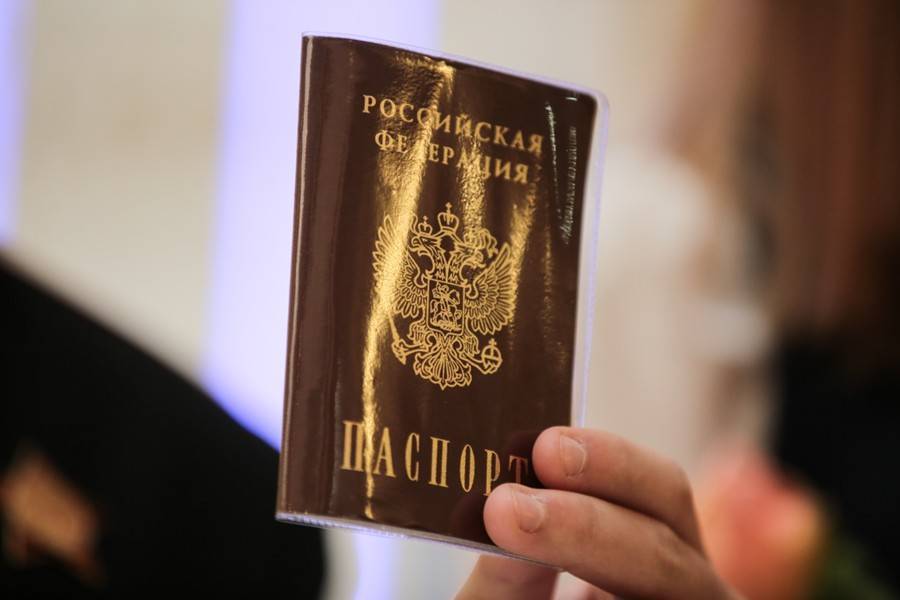 Жители Донбасса с паспортами РФ не смогут получать российскую пенсию без прописки
