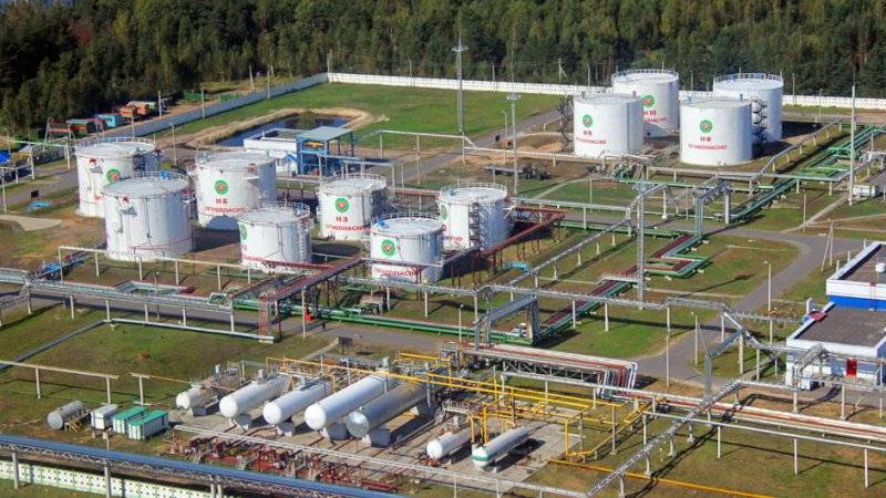 Белоруссия приостановила транзит нефти на Украину