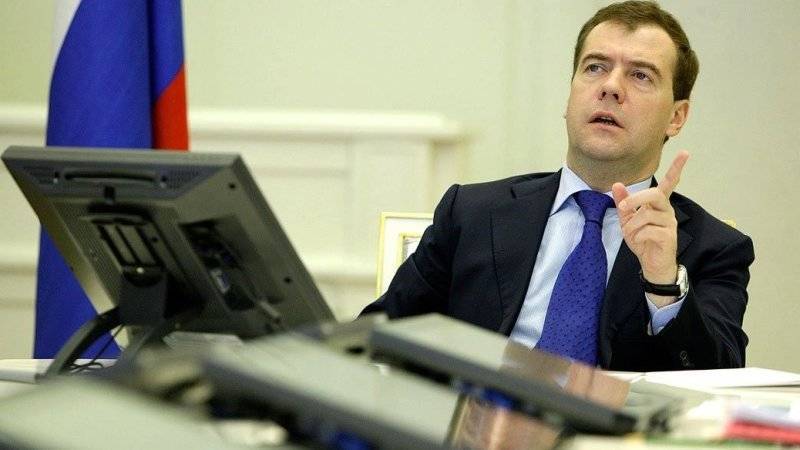 Медведев призвал навести порядок в системе домов престарелых