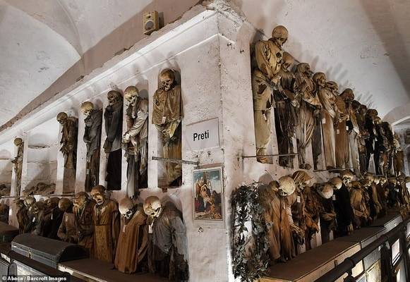 «Город мертвых»: одно из самых жутких кладбищ мира превратили в музей