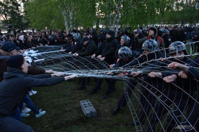 В Екатеринбурге суд сократил срок ареста 8 участникам акций протеста