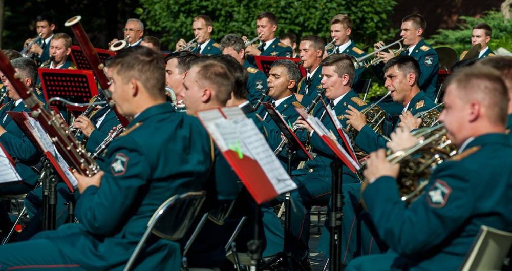 Первый концерт "Военных оркестров в парках" пройдет 18 мая в Москве