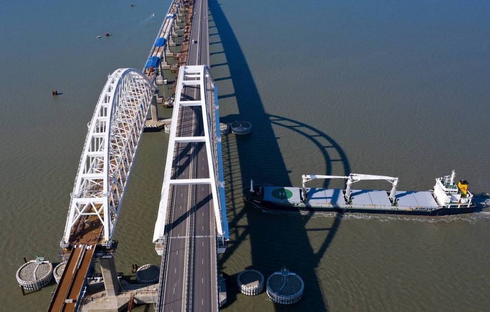 Минтранс выполнит поручение президента по открытию ж/д части Крымского моста раньше срока