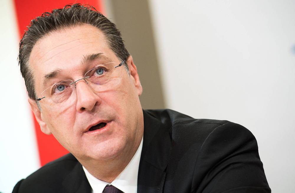 Вице-канцлер Австрии объявил об отставке из-за коррупционного скандала