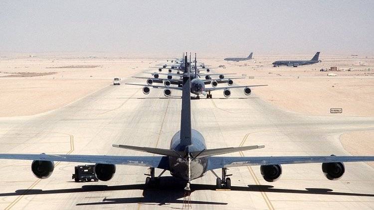 США предупредили, что могут начать сбивать самолеты над Персидским залив
