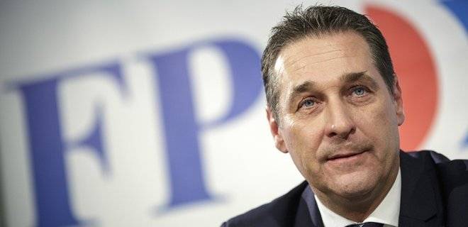 Вице-канцлер Австрии объявил об уходе с должности после скандала