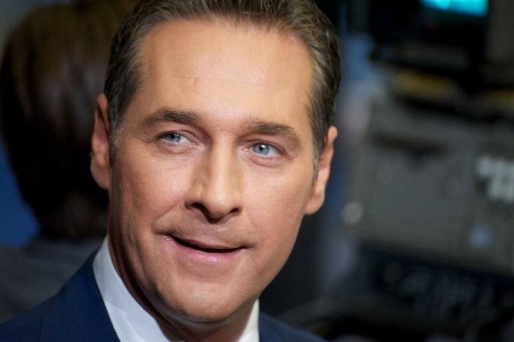 Вице-канцлер Австрии раскрыл детали скандального видео
