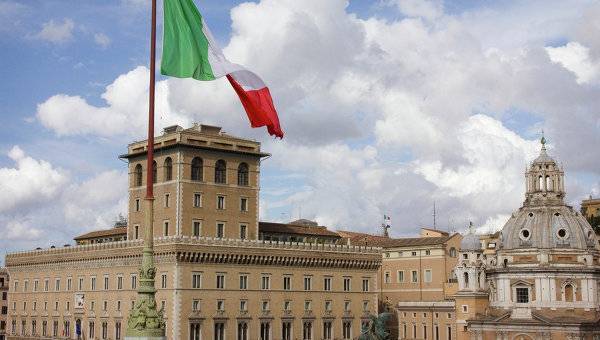 Итальянский министр призвал отменить антироссийские санкции
