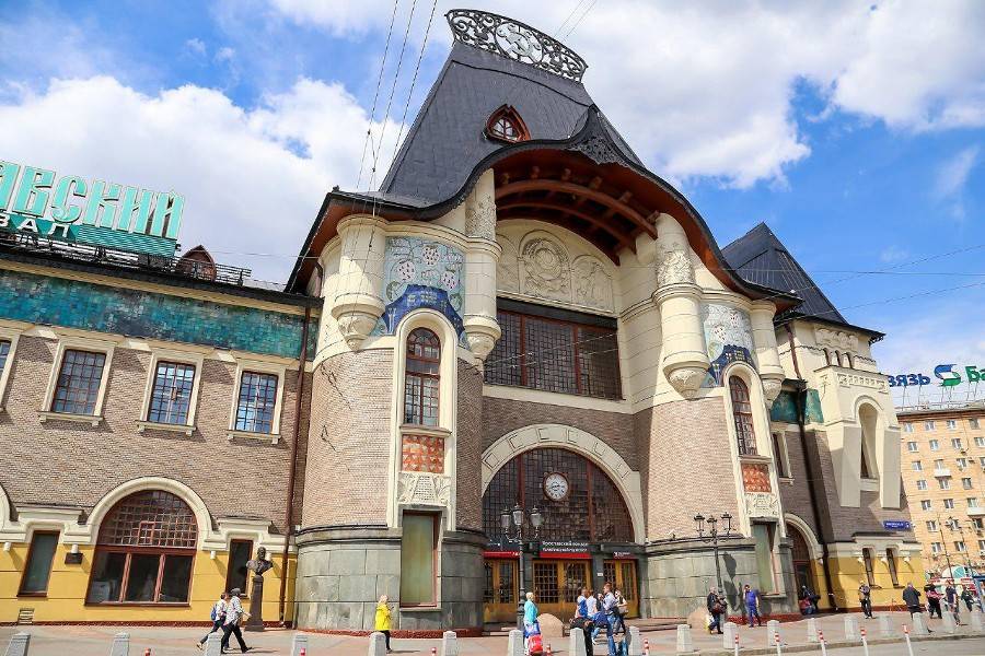 Здание Ярославского вокзала эвакуировали после звонка о "минировании"