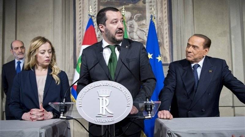 Итальянский вице-премьер заявил о необходимости отмены антироссийских санкций