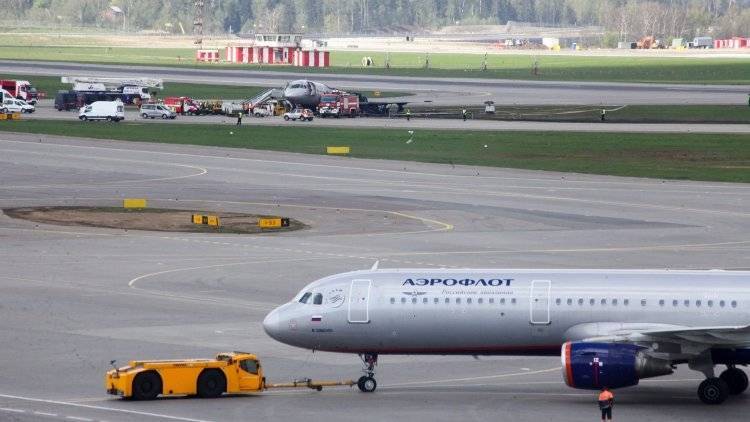 Самолет SSJ100 в Ульяновске прервал взлет из-за отказа гидросистемы