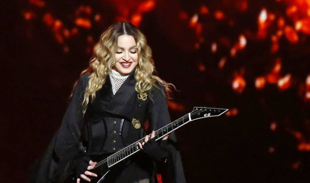 Мадонна впервые выступила на "Евровидении"
