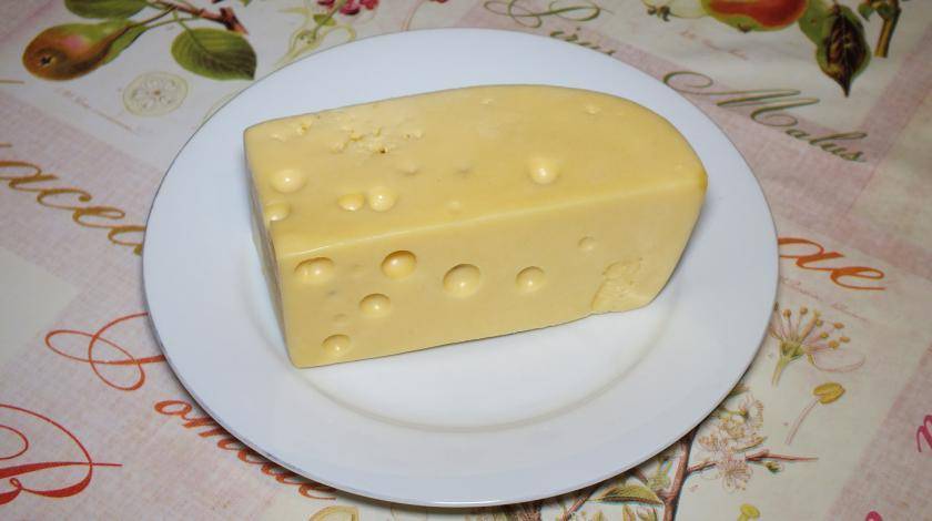 Найдены неожиданные и полезные свойства сыра