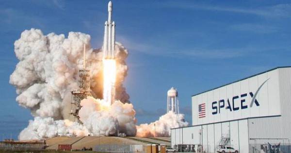 SpaceX подала судебный иск к правительству США