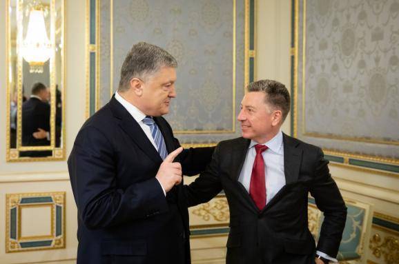 Уходя, Порошенко наградил Волкера и осчастливил украинцев новым праздником | Политнавигатор