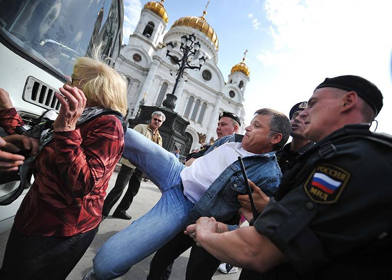 В московском храме мужчина избил пенсионерку, пытаясь изгнать бесов