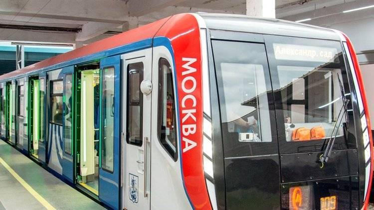 Парад поездов в московском метро посмотрели более 450 тысяч человек
