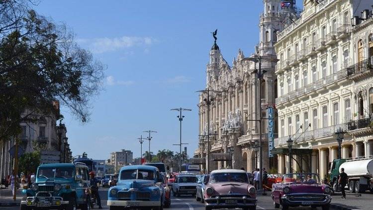 Более 20 человек пострадали из-за наезда автомобиля на пешеходов на Кубе