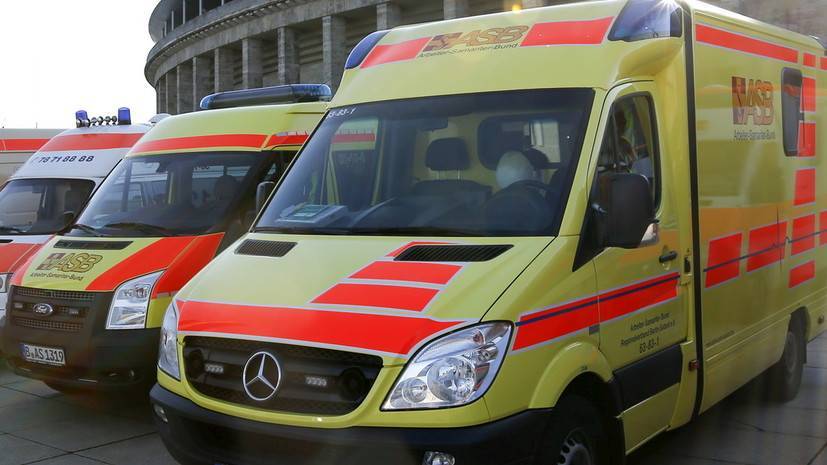 В аварии автобуса в Германии погиб один человек и 20 пострадали