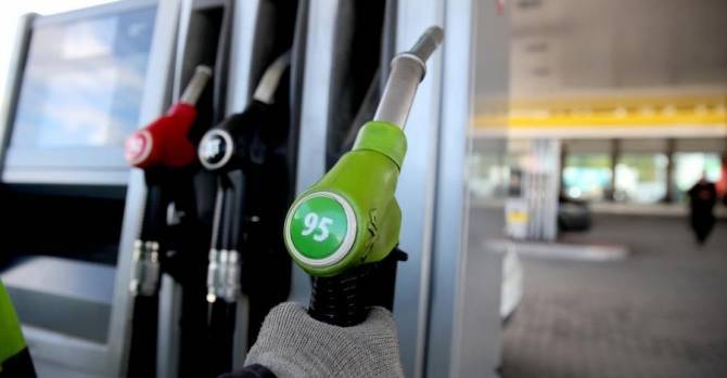 Экономист: Цены на бензин могут начать расти бешеными темпами